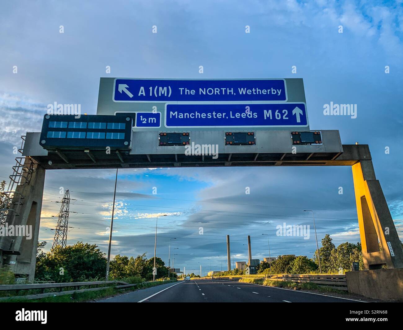 Autostrada M62 overhead gantry del Nord Foto Stock