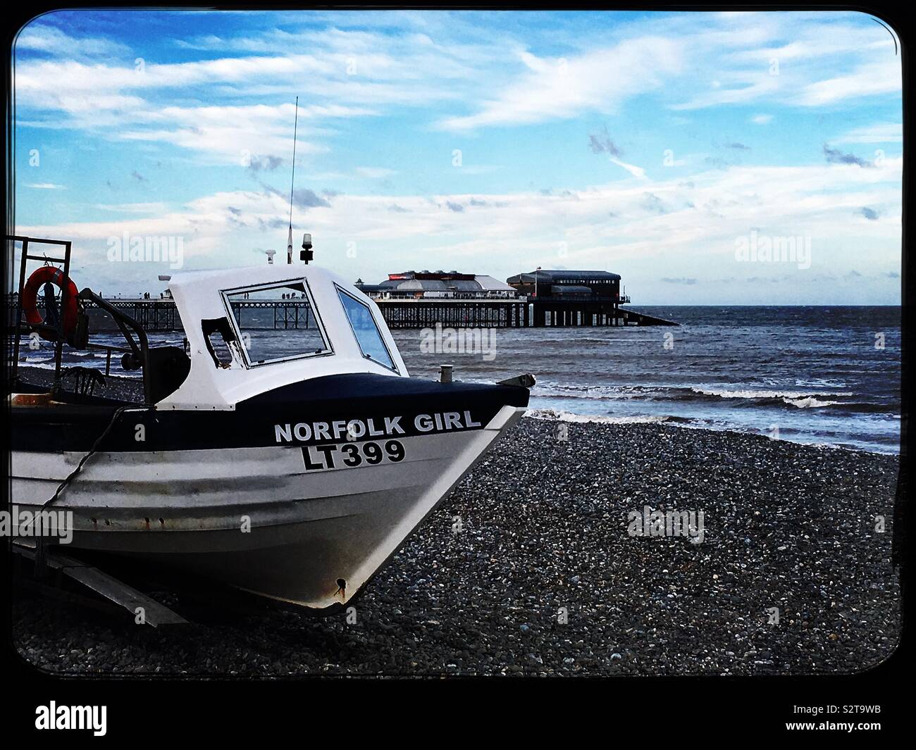 Barca a Cromer Beach Foto Stock