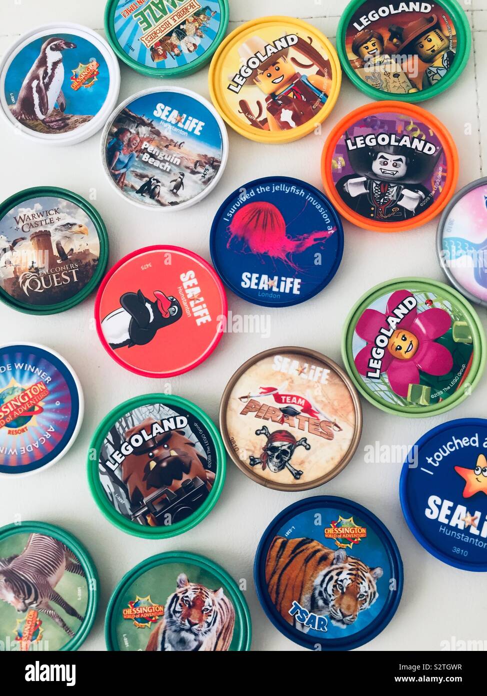 Badge pop vivaci di raccolta a schermo intero Foto Stock