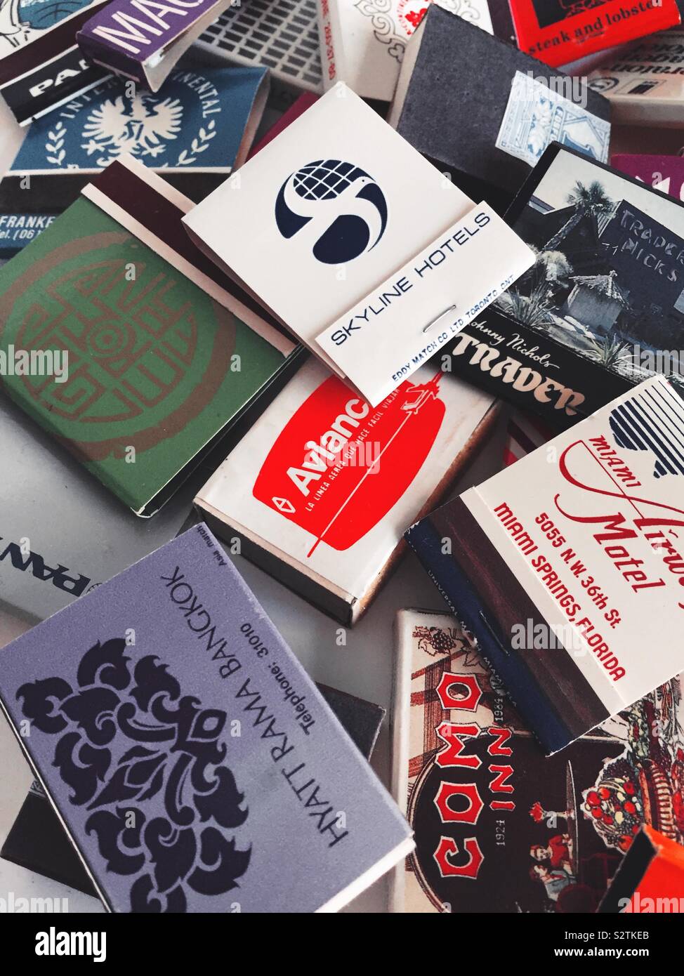 Collezione vintage di match Libri e cassette di corrispondenza da tutto il mondo Foto Stock