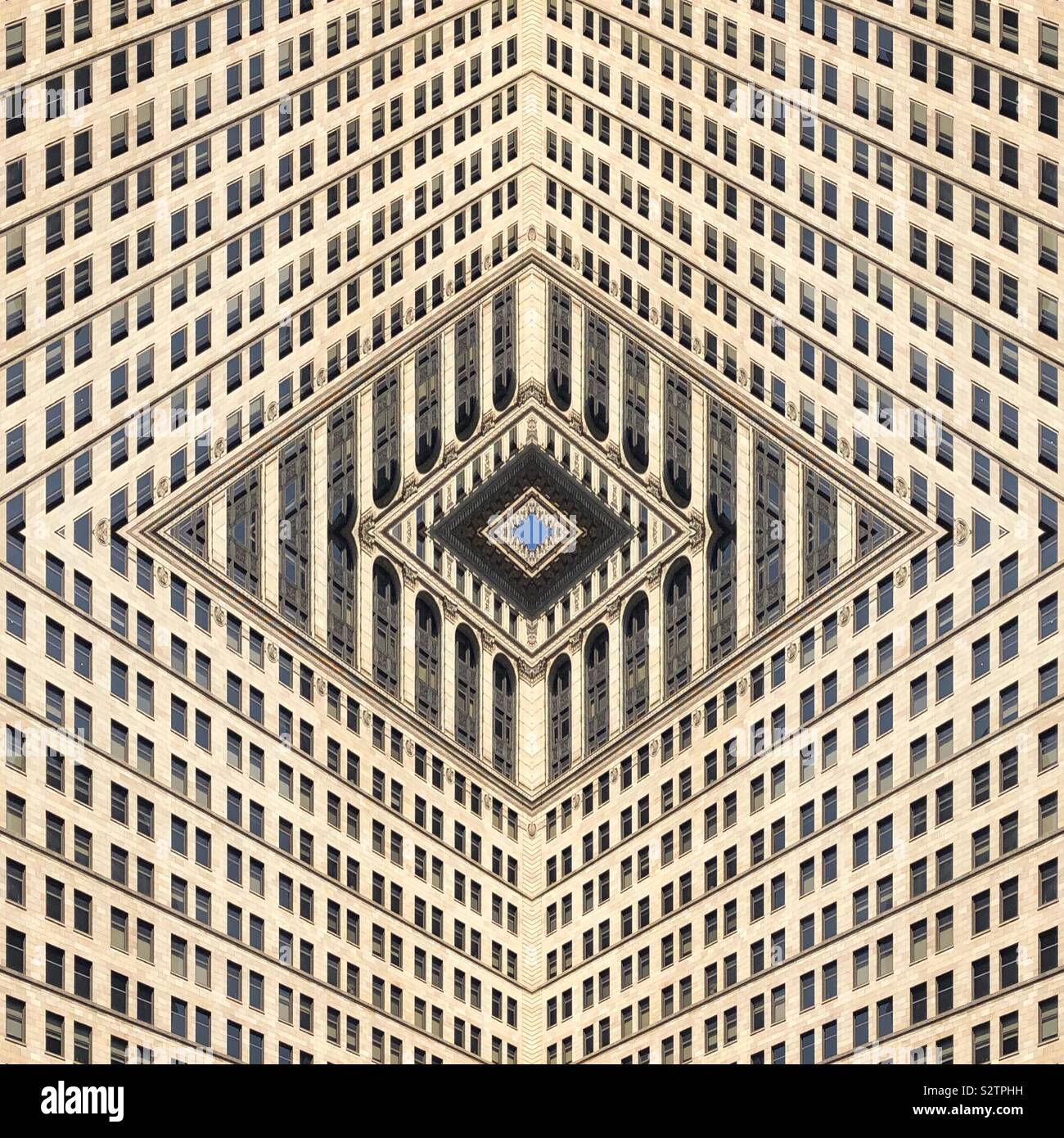 Un abstract pattern creato da Windows su un edificio della città Foto Stock