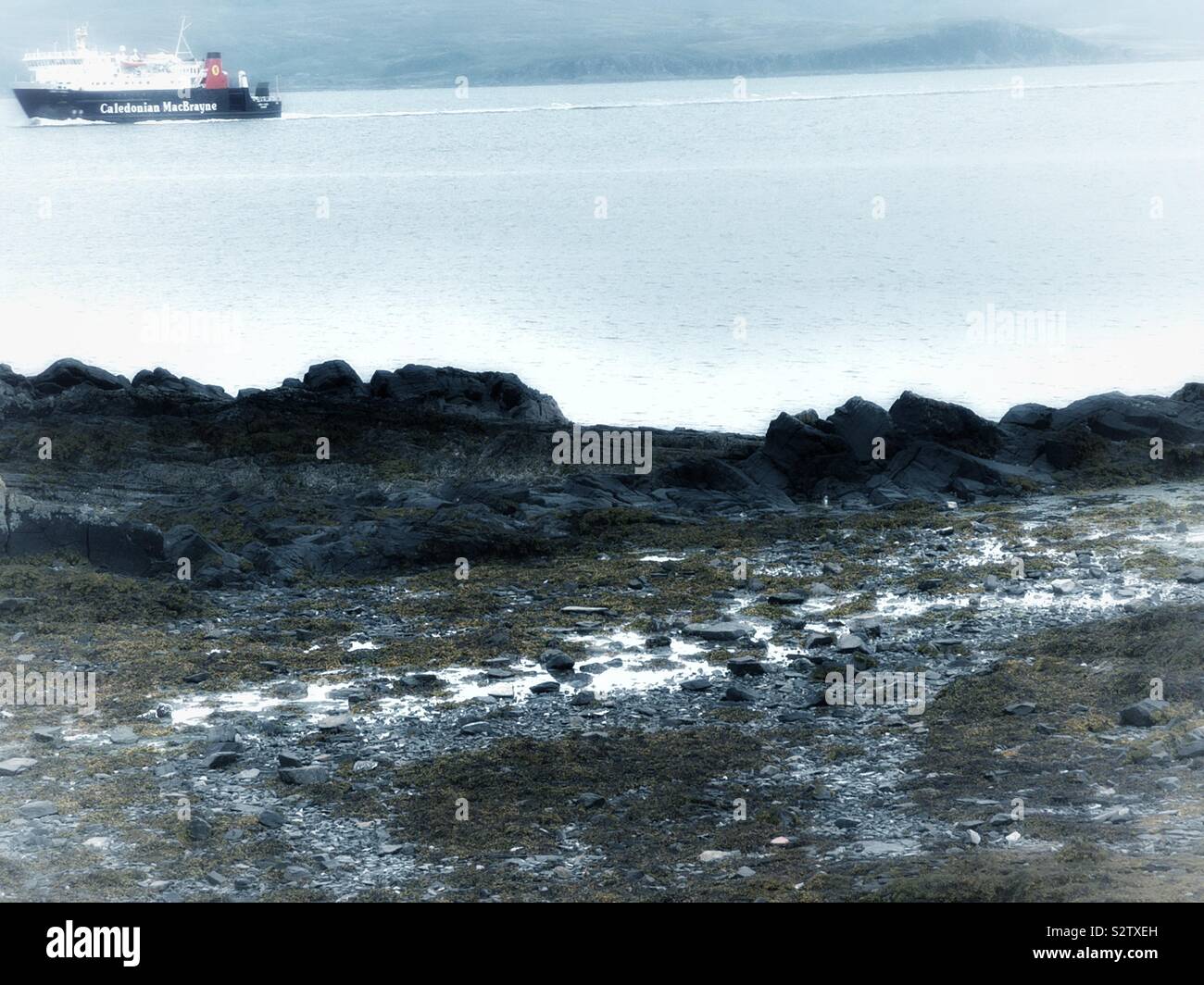Caledonian MacBrayne traghetto arrivando a Armadale, Isola di Skye - Immagine stock catturata con smartphone