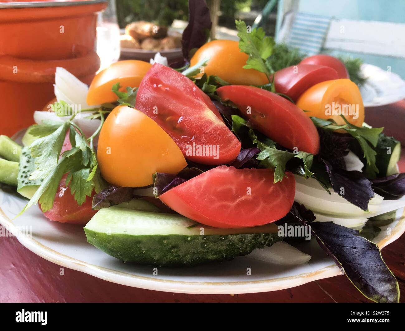 Estate mangia, verdure fresche - Immagine stock catturata con smartphone