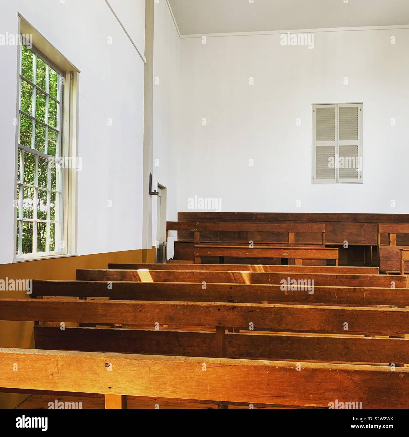 All'interno della Quaker Meeting House, Nantucket, Massachusetts, Stati Uniti - Immagine stock catturata con smartphone