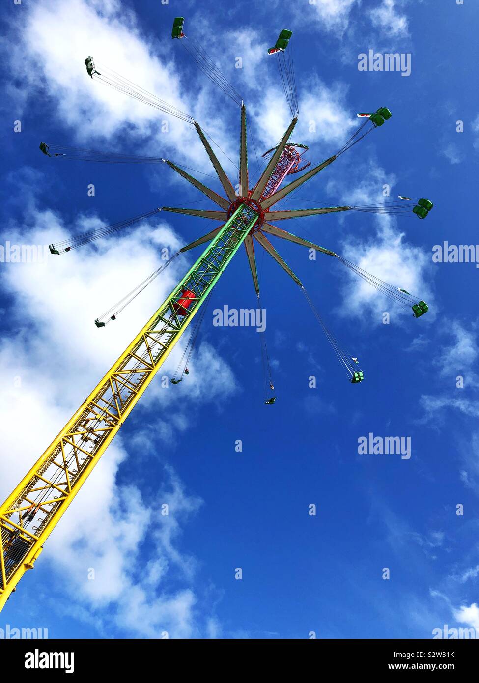 Star Flyer antenna Merry Go Round a Barry Island, nel Galles del Sud. Foto Stock