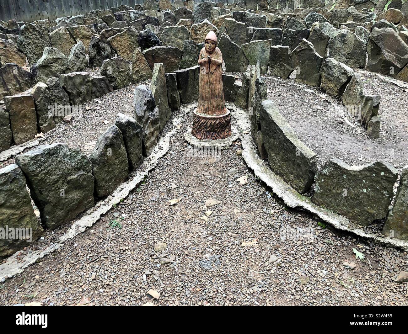 Un labirinto di pietra, a terra Studios di Fayetteville, Arkansas, Stati Uniti d'America. Foto Stock
