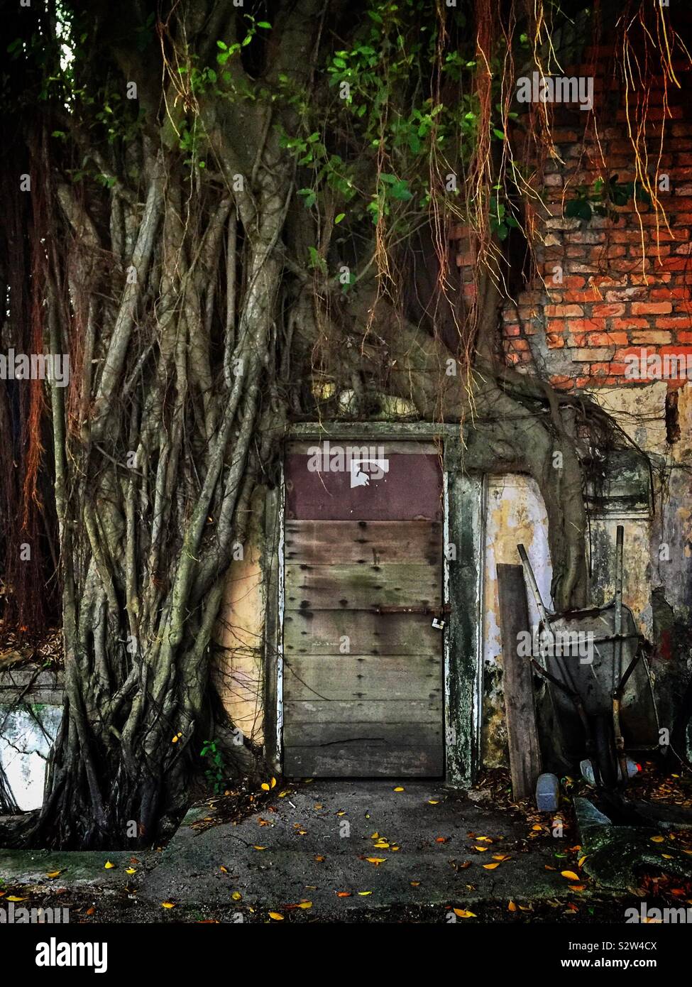 Una scena di strada di George Town Old Town, Penang, Malaysia - Immagine stock catturata con smartphone
