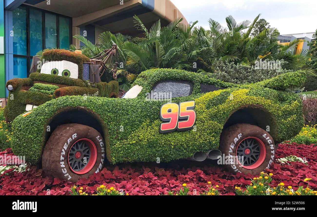 Epcot Flower e giardino Festival 2019 - Lightning McQueen Topiaria da - Immagine stock catturata con smartphone