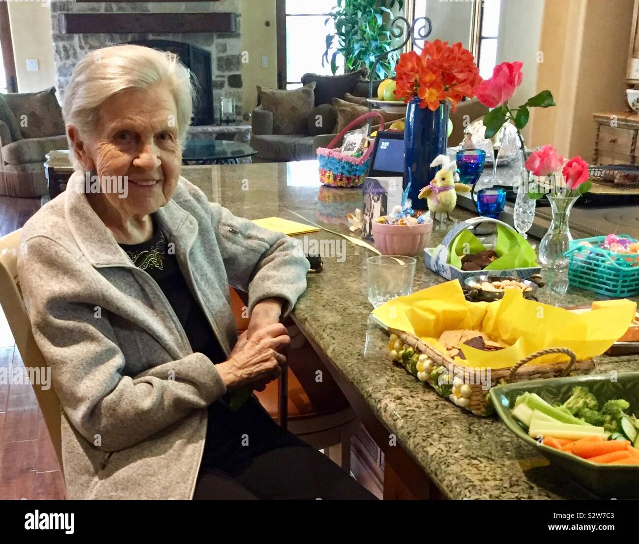 Piuttosto Oma, argento brillare, Mom T Pasqua, Mom e fiori - Immagine stock catturata con smartphone