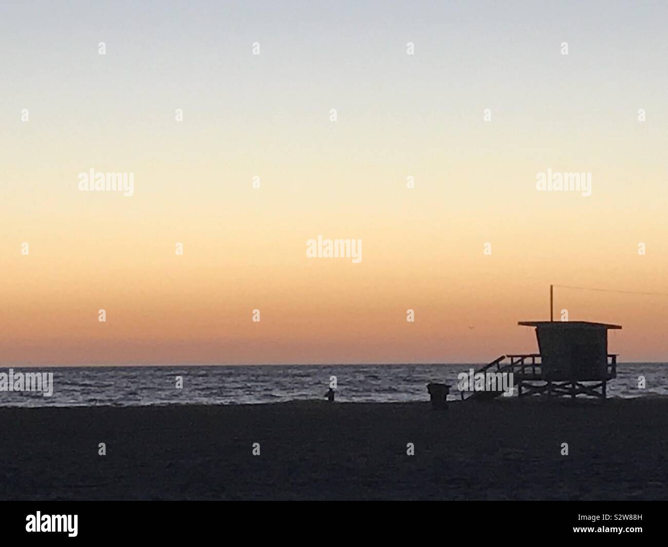 Baia di Santa Monica al tramonto Foto Stock