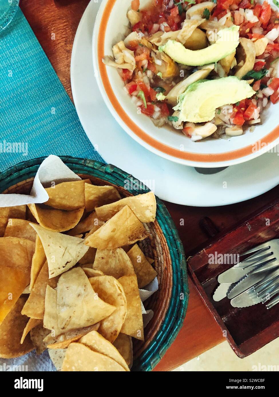 Patatine e salsa la strada giusta in Messico Foto Stock