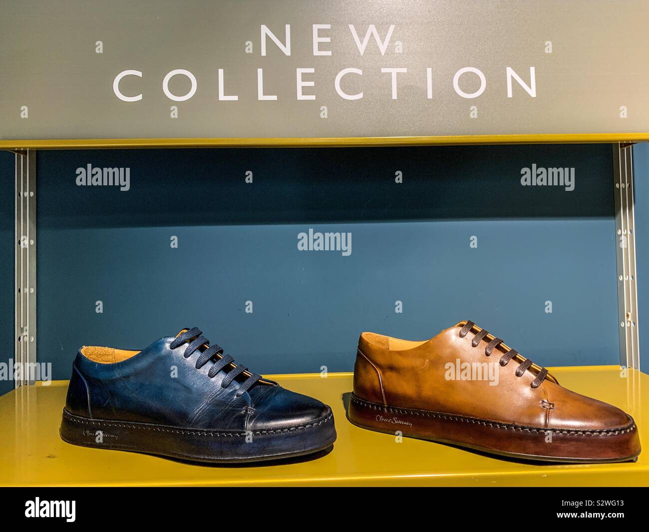 La nuova collezione di scarpe Foto Stock