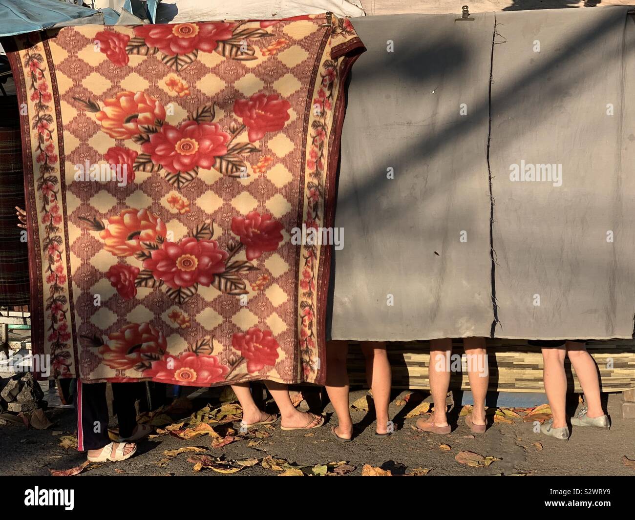 Chiang mai Street durante il caldo, Thailandia - Immagine stock catturata con smartphone