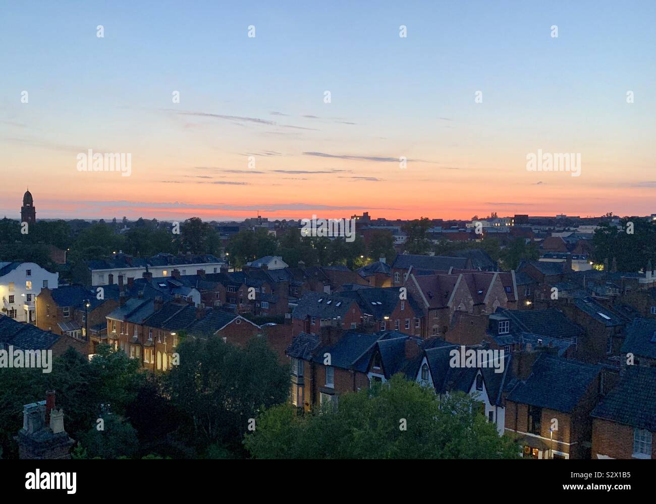 Leamington skyline al tramonto - Immagine stock catturata con smartphone