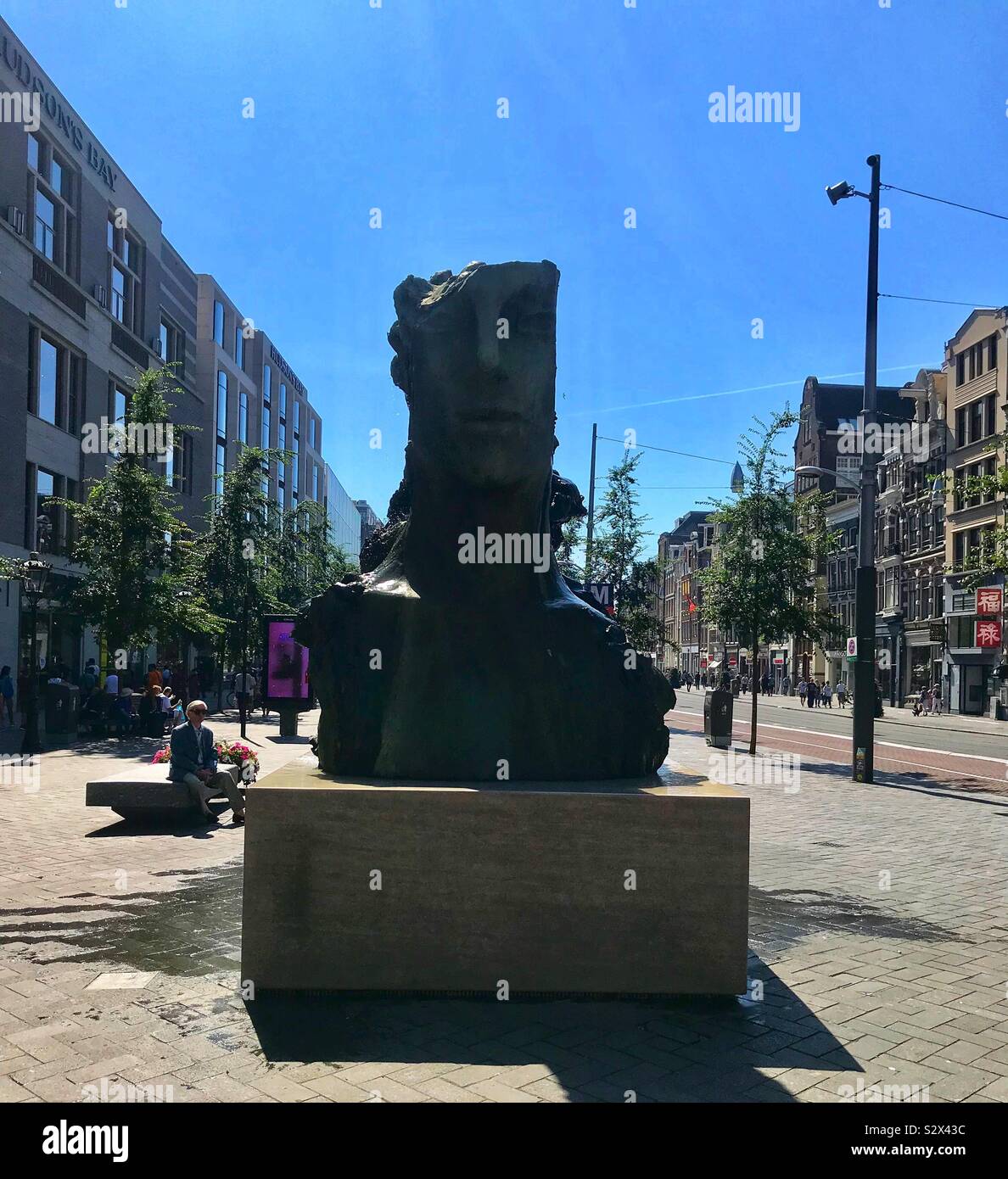 Statua di Amsterdam - Immagine stock catturata con smartphone