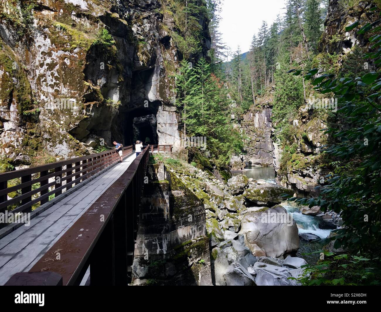 Ponte di Coquihalla Canyon e Othello Gallerie della storica Kettle Valley Railroad, British Columbia, Canada Foto Stock