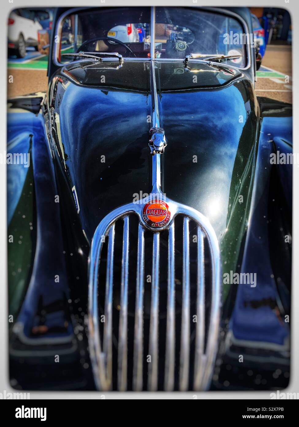 Jaguar XK 140 auto d'epoca - Immagine stock catturata con smartphone