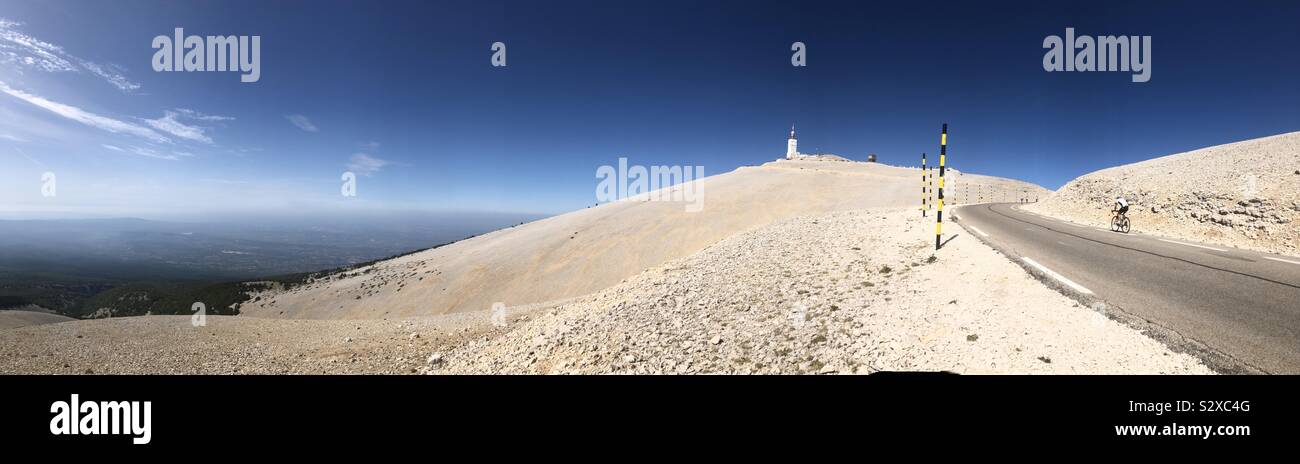 Escursioni in bicicletta fino Mont Ventoux, Provenza, Francia. Foto Stock