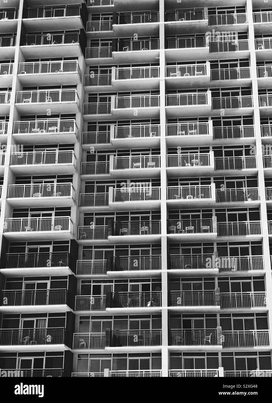 In bianco e nero nell'edificio dell'hotel. Foto Stock
