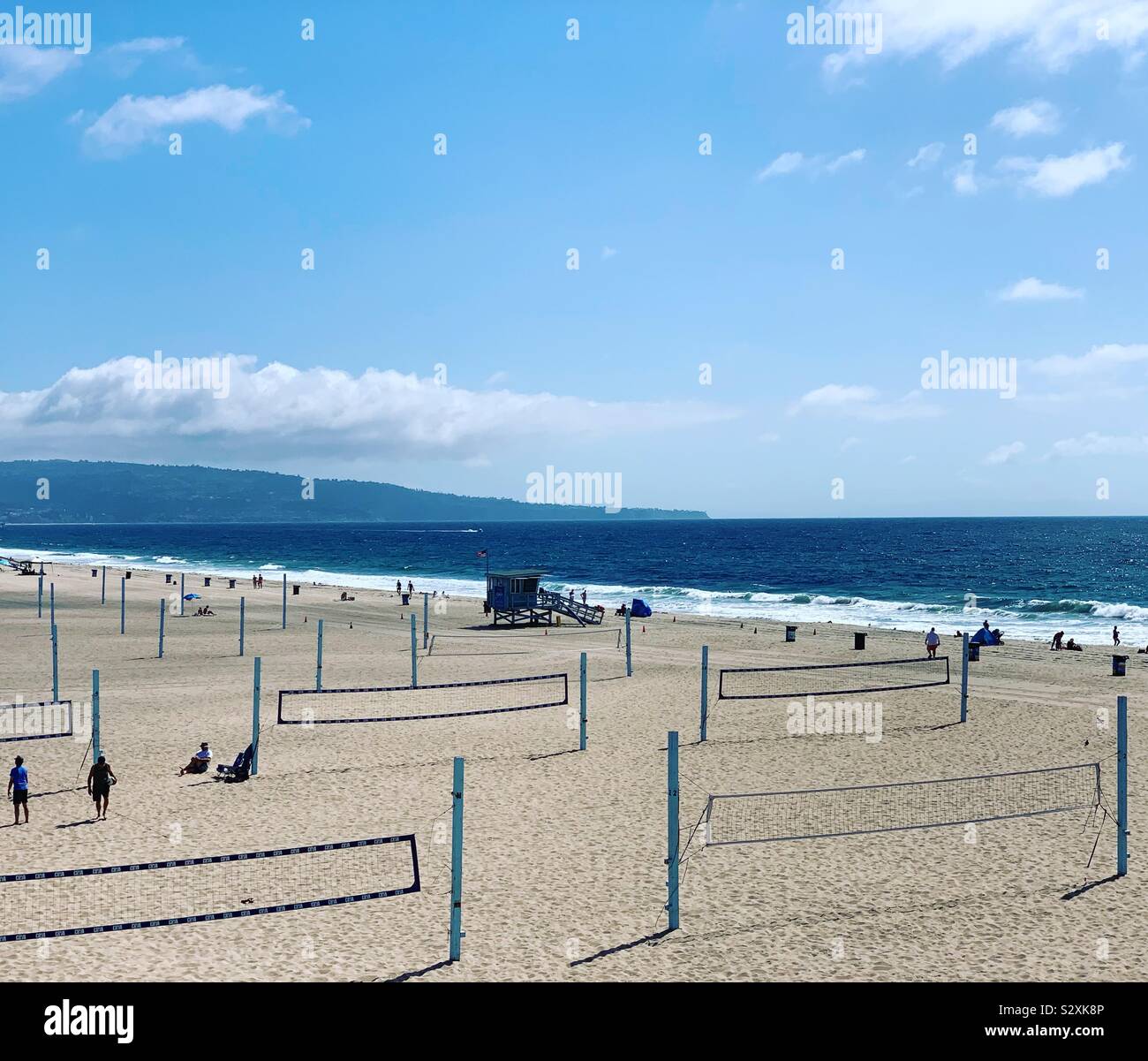 Reti pallavolo sulla spiaggia, Manhattan Beach, California, Stati Uniti Foto Stock