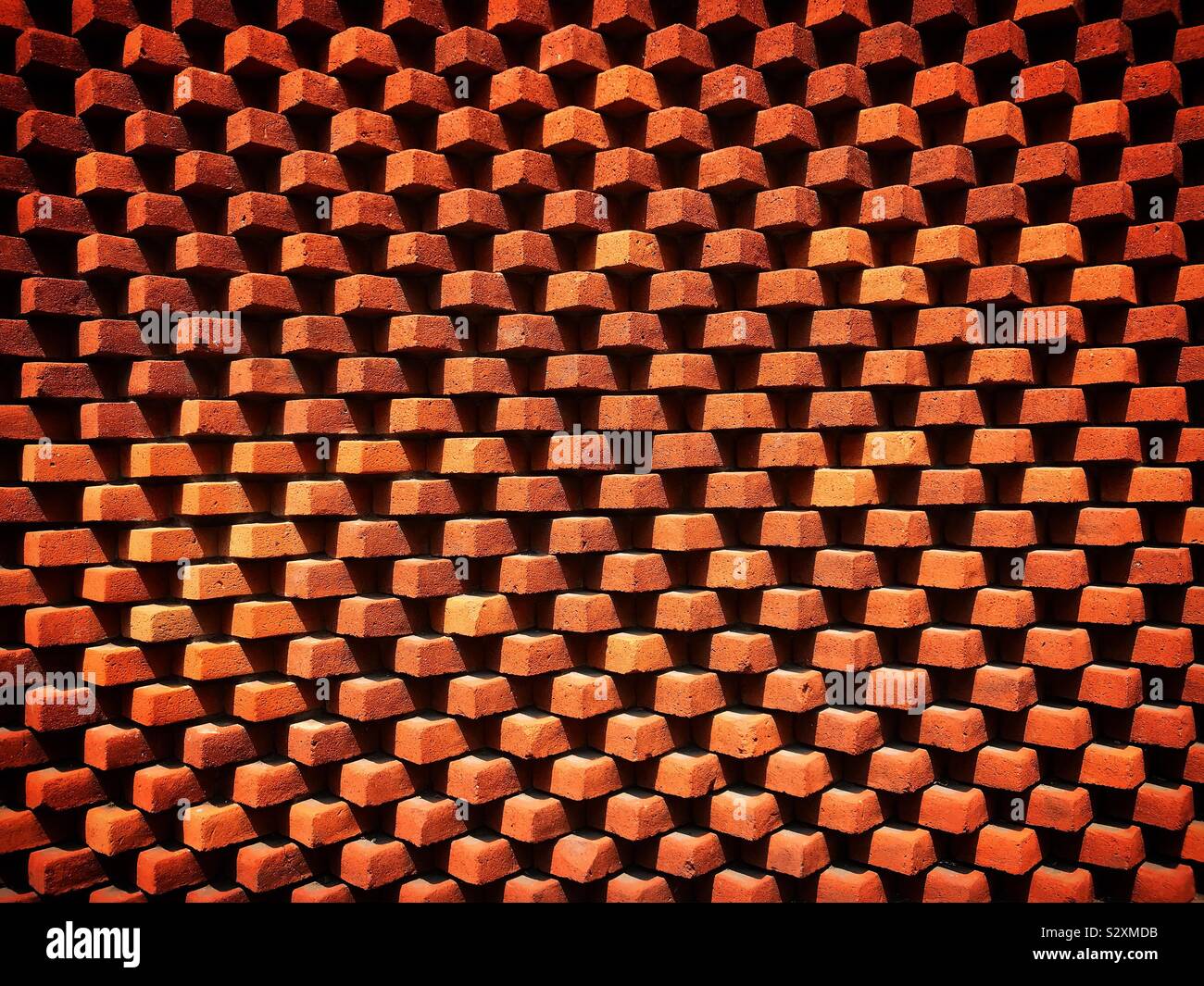 Un muro di mattoni in Coyoacan, Città del Messico. - Immagine stock catturata con smartphone
