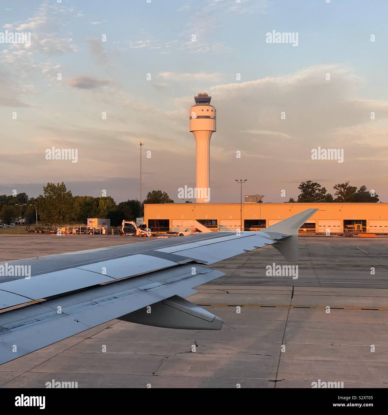 Vista da una sede in un piano presso l'Aeroporto Internazionale Charlotte Douglas, Charlotte, Mecklenburg County, North Carolina, Stati Uniti Foto Stock