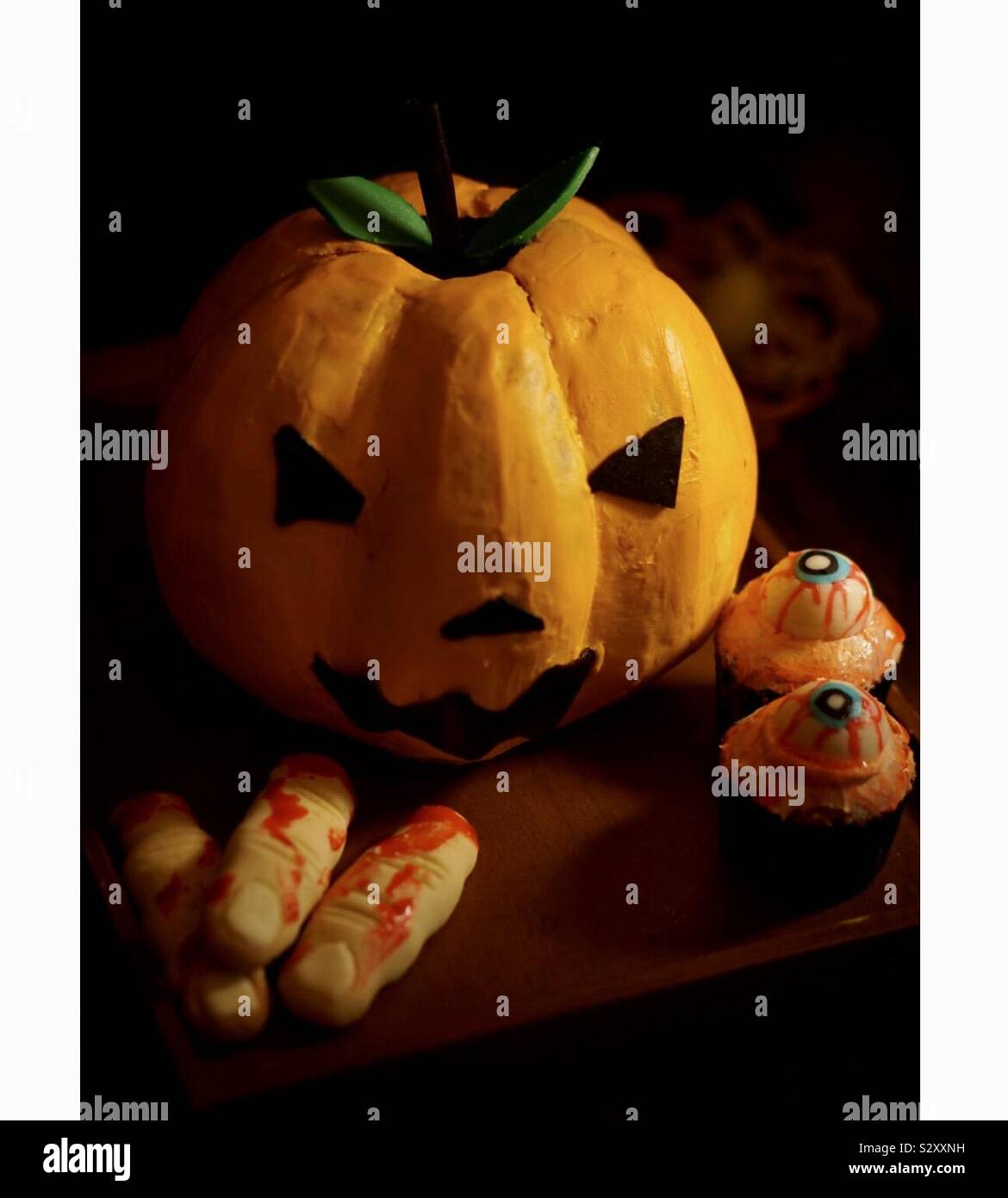 In tema Halloween e alimentare tutto questo è mangiabile Foto Stock