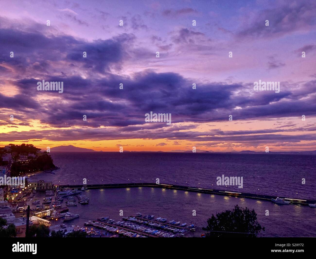 Bel tramonto in Isola di Capri, Italia Foto Stock