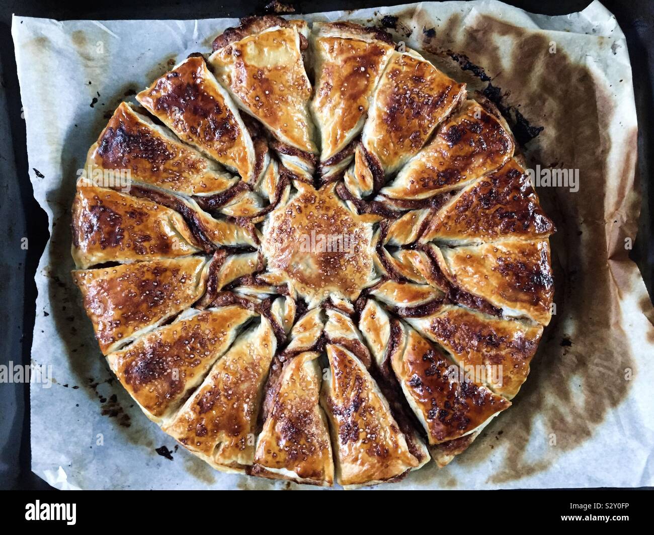 Cioccolato e pasta sfoglia torta - Immagine stock catturata con smartphone