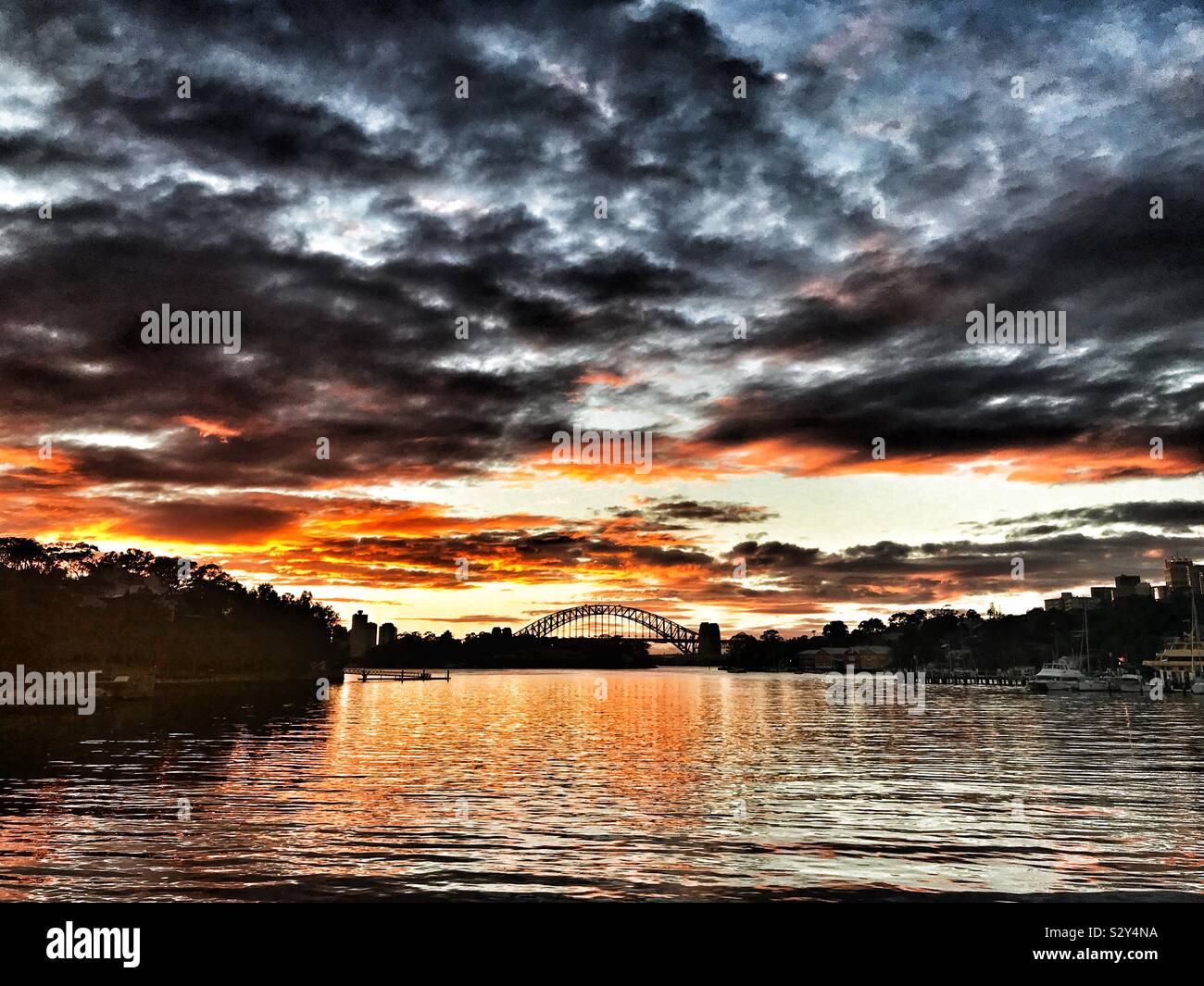 Il Ponte del Porto di Sydney al Tramonto Foto Stock