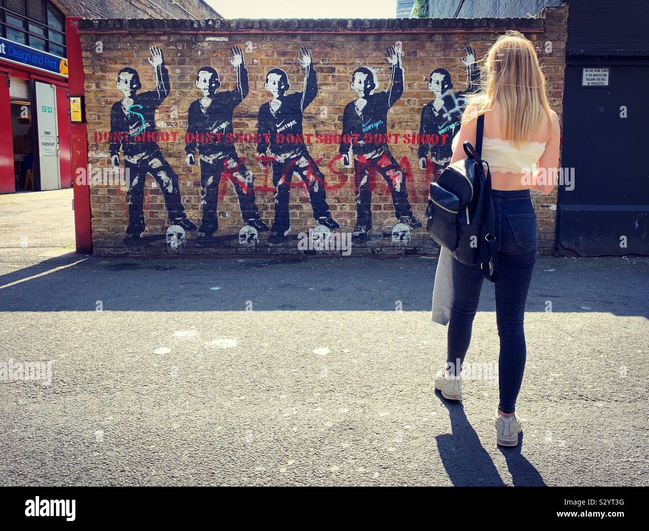 Bambi Graffiti, Shoreditch, Londra Foto Stock