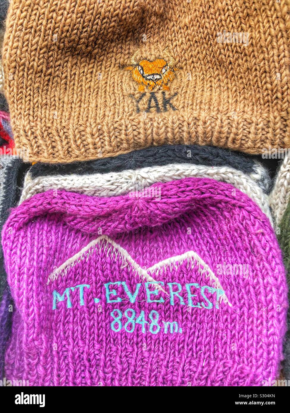 Cappelli di lana dal Nepal. - Immagine stock catturata con smartphone