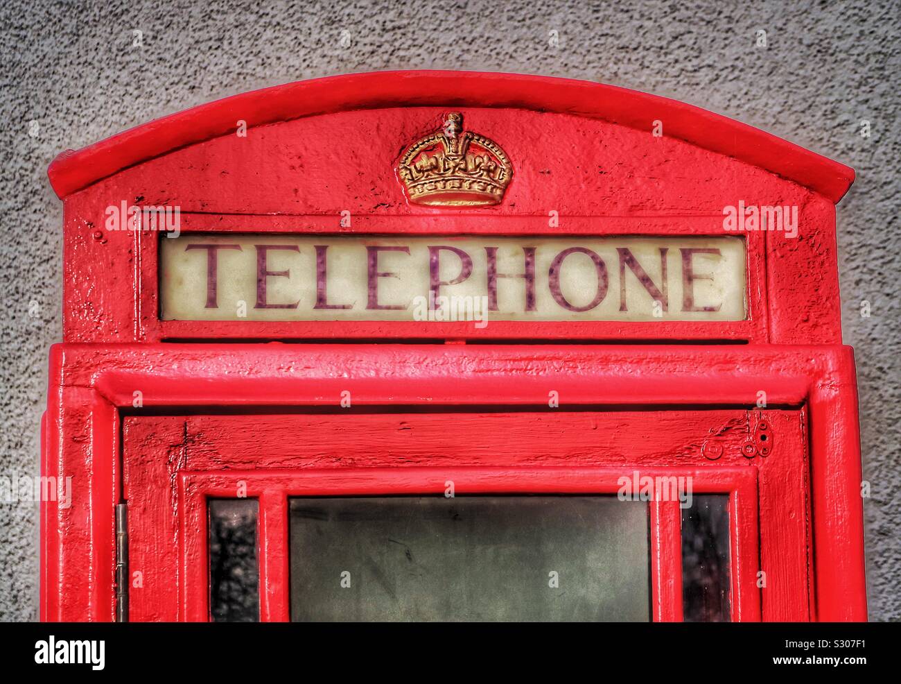 Vecchia scatola telefonica inglese, Ayrshire, Scozia, Regno Unito Foto Stock