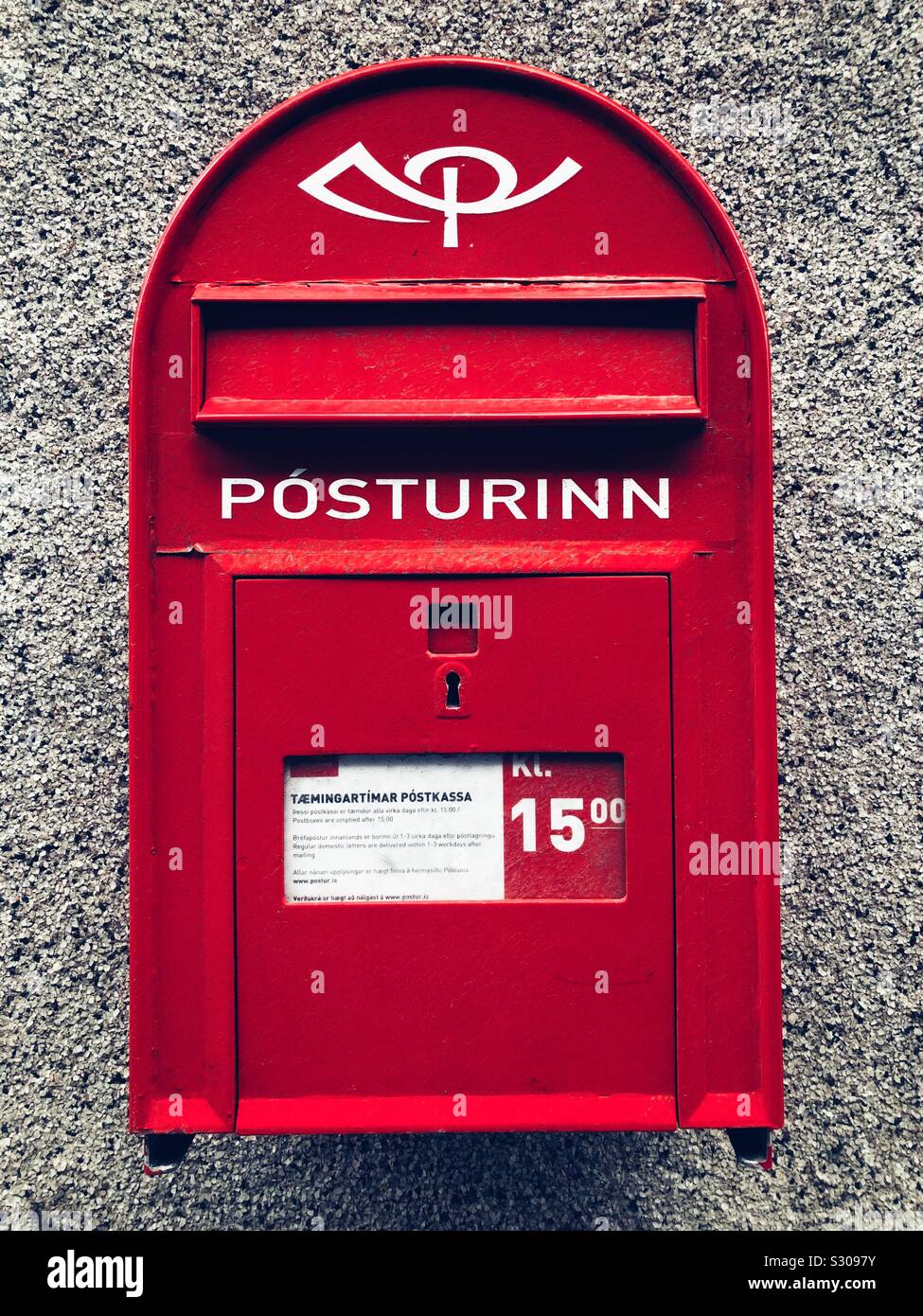 Rosso nella cassetta postale di Reykjavik, Islanda Foto Stock