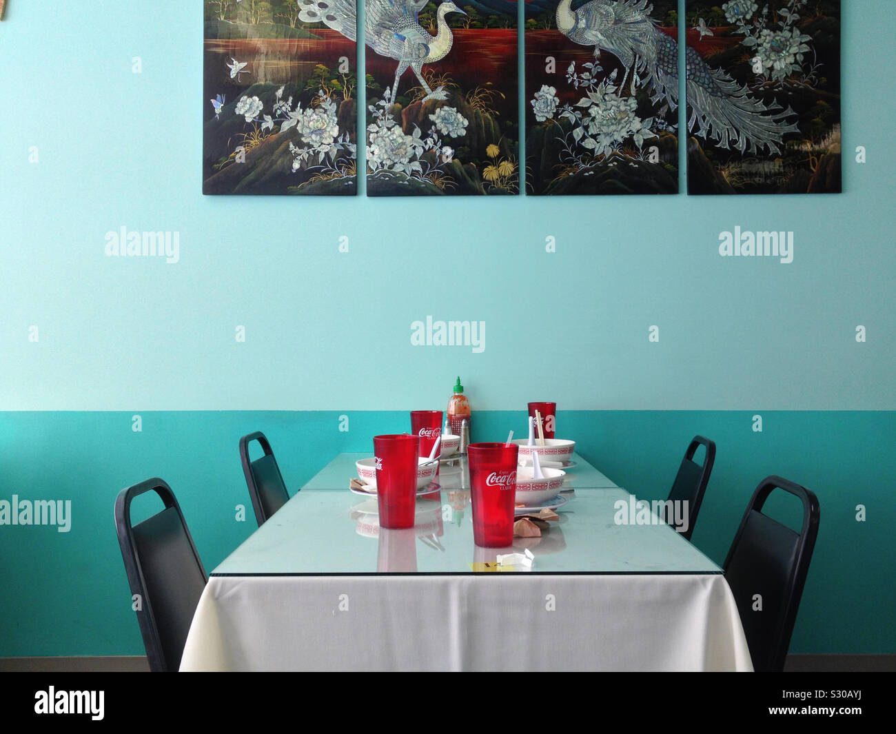 La tabella non liquidati nel ristorante asiatico, Aurora, Colorado, Stati Uniti d'America. 2013. Foto Stock