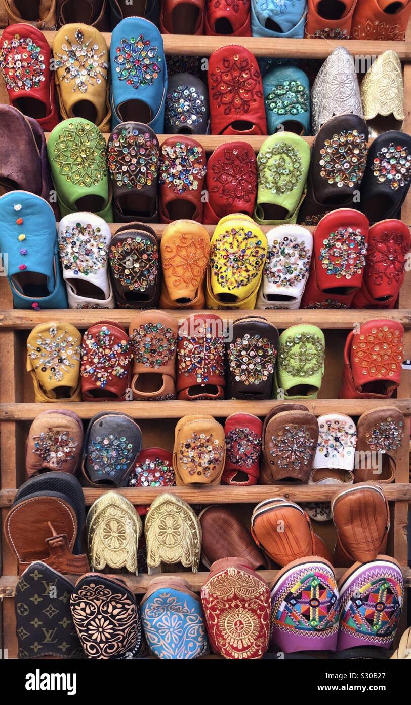 Bella applique marocchino pantofole. In ogni colore e design immaginabile. Foto Stock