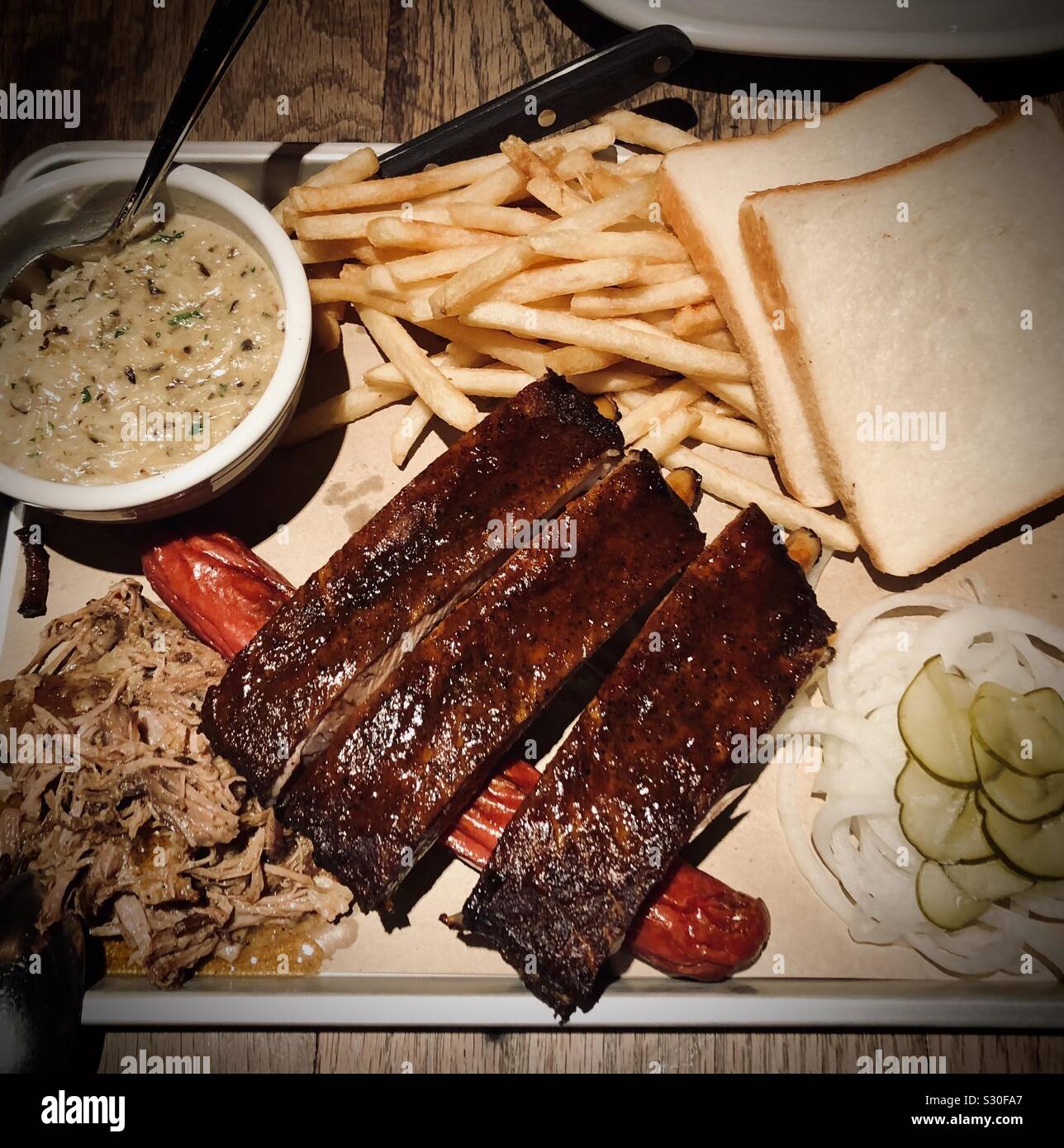 Barbecue nervature a Omotesando, Tokyo - Immagine stock catturata con smartphone