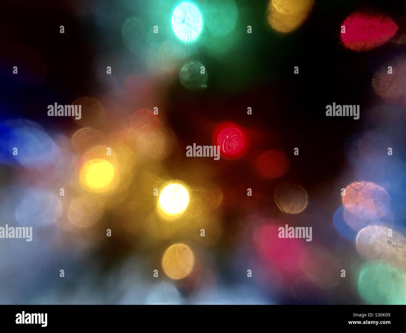 Albero di natale luce bokeh di fondo Foto Stock