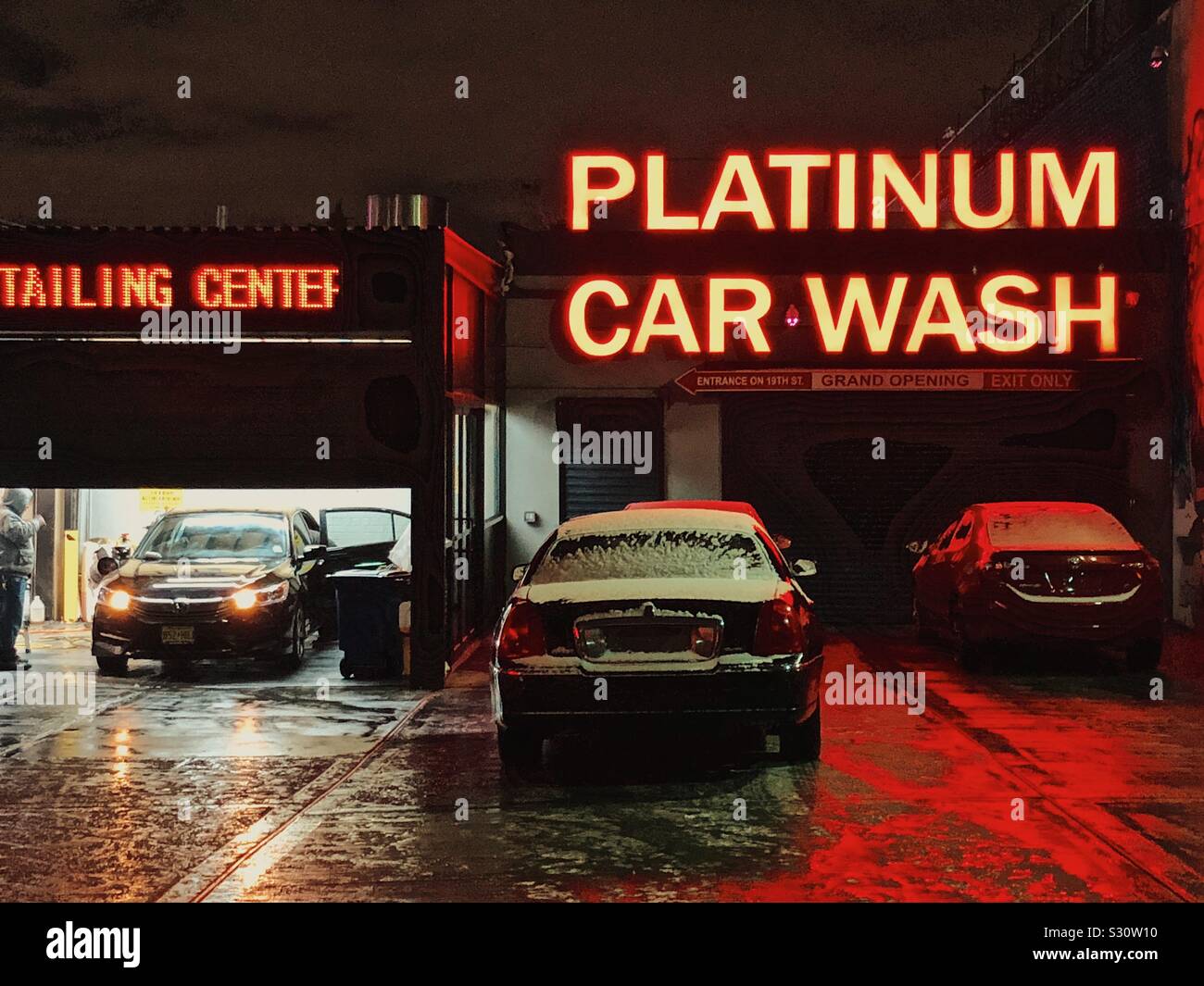 Platinum Car Wash in South Park Slope, Brooklyn, dopo l'squall Foto Stock