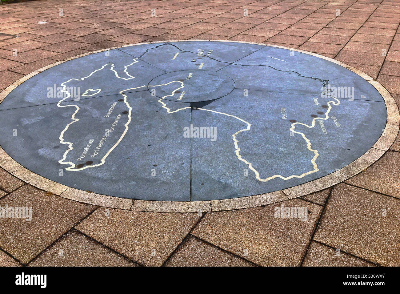 Mappa di Islay sulla strada nelle principali città di Bowmore. Foto Stock
