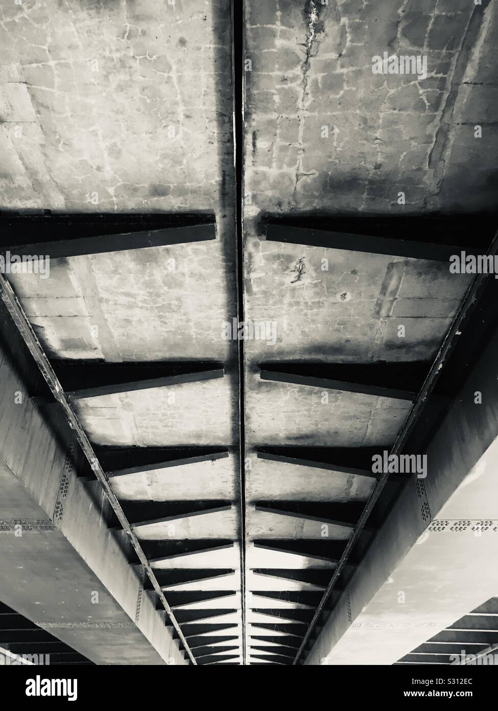 Immagine astratta di un ponte concreto sostegno Foto Stock