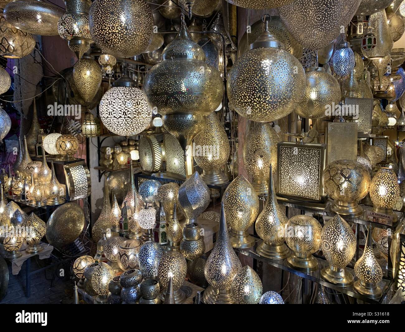 Lampade e luci. Marrakech, Marocco Foto Stock