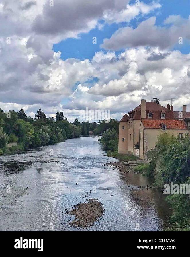 Montmorillon Francia - Immagine stock catturata con smartphone