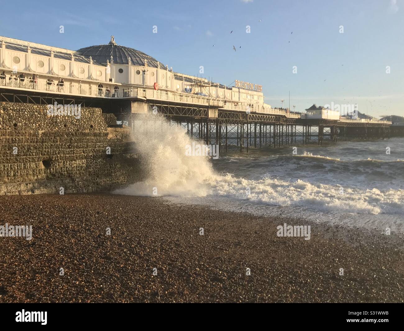 Grande schizzi a Brighton Palace Pier. Foto Stock