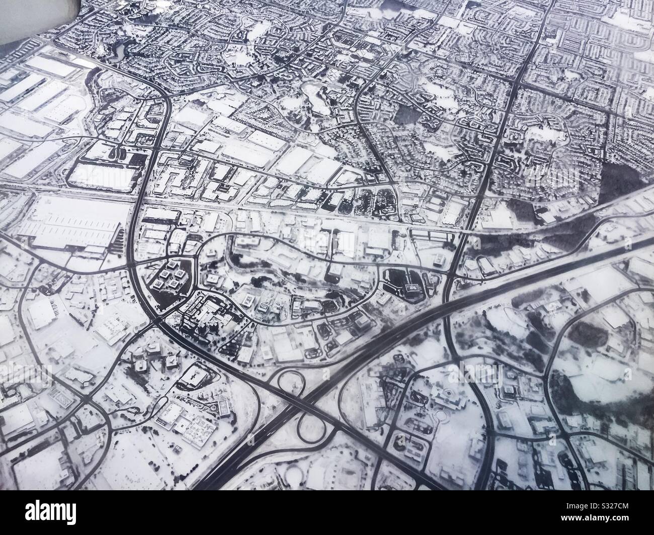 Grande città, Toronto, sotto la neve, Ontario, Canada. Vista da un piccolo piano a circa 10000 piedi. Foto Stock