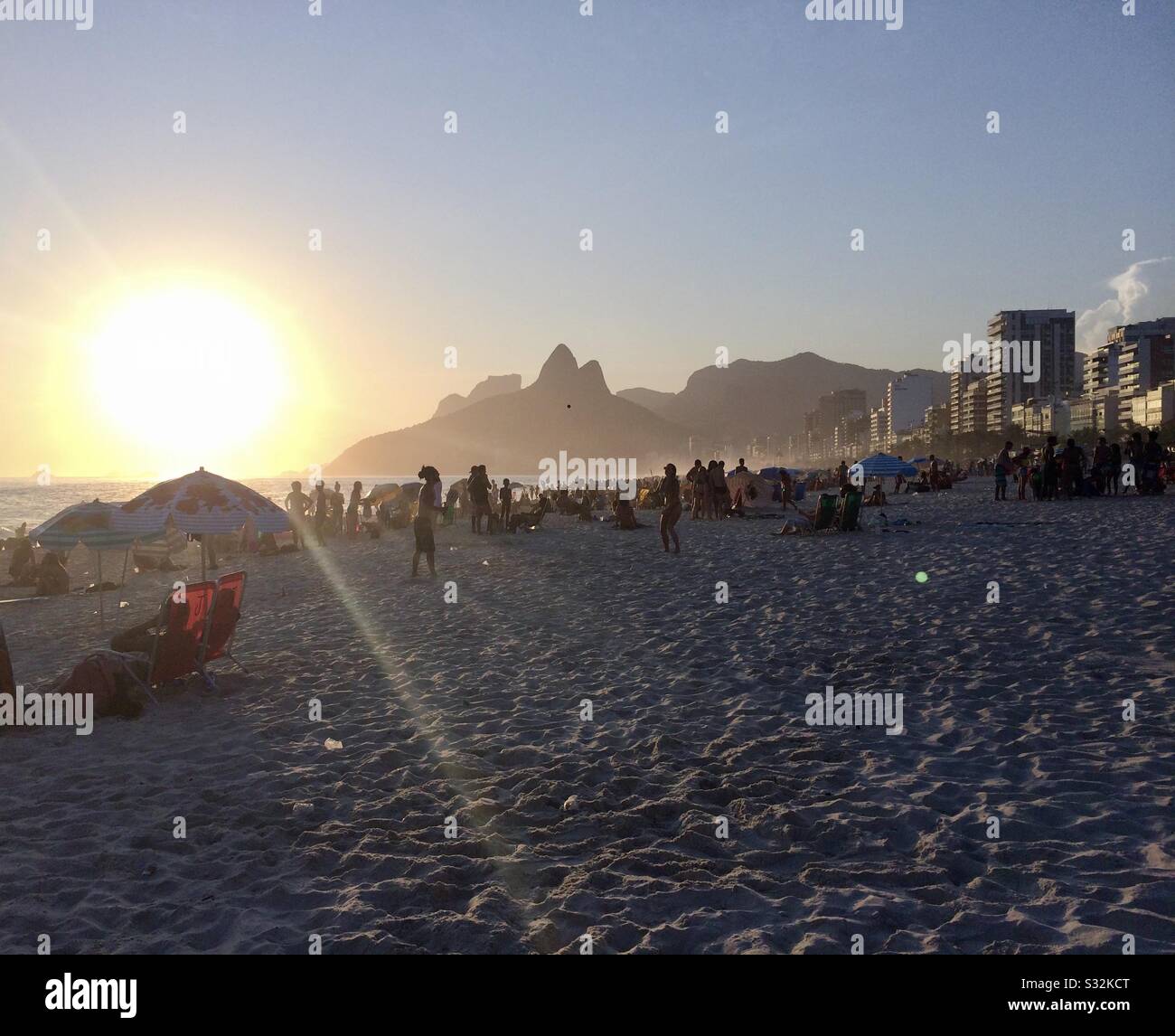 Tramonto A Ipanema Beach Río De Janeiro Brasile Foto Stock