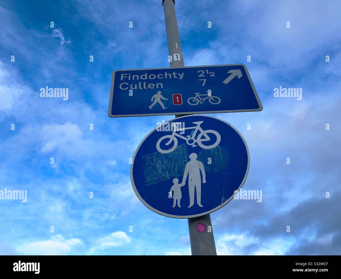 Primo piano di un sentiero per passeggiate a piedi e in bicicletta a Buckie, Moray (Banffshire), Scozia, Regno Unito Foto Stock