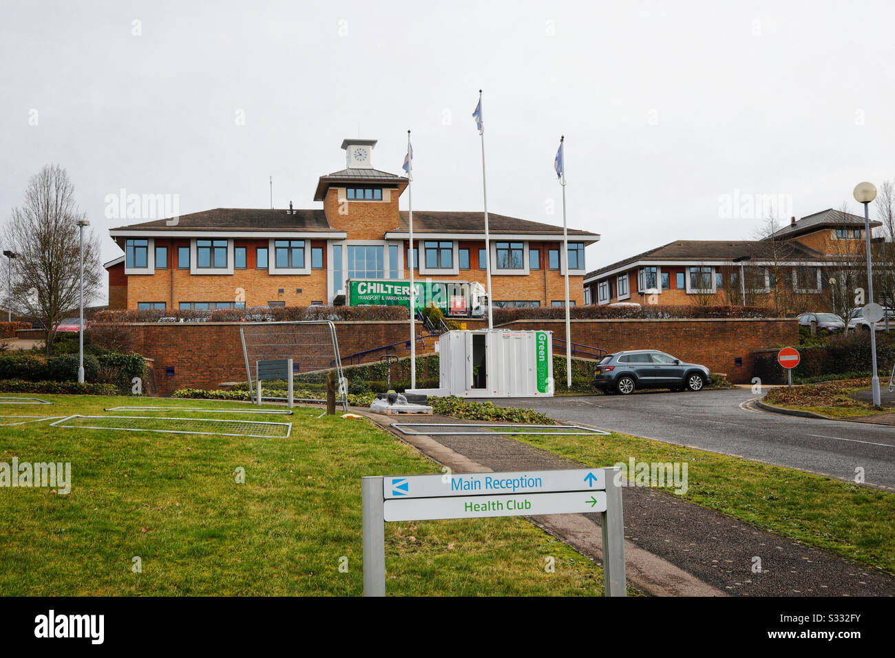 Sono in corso i preparativi per il Kents Hill Park Conference Center, Milton Keynes, per ricevere 150 Cittadini britannici in quarantena, Arrivando da Wuhan in Cina, l'epicentro del Coronavirus. Foto Stock