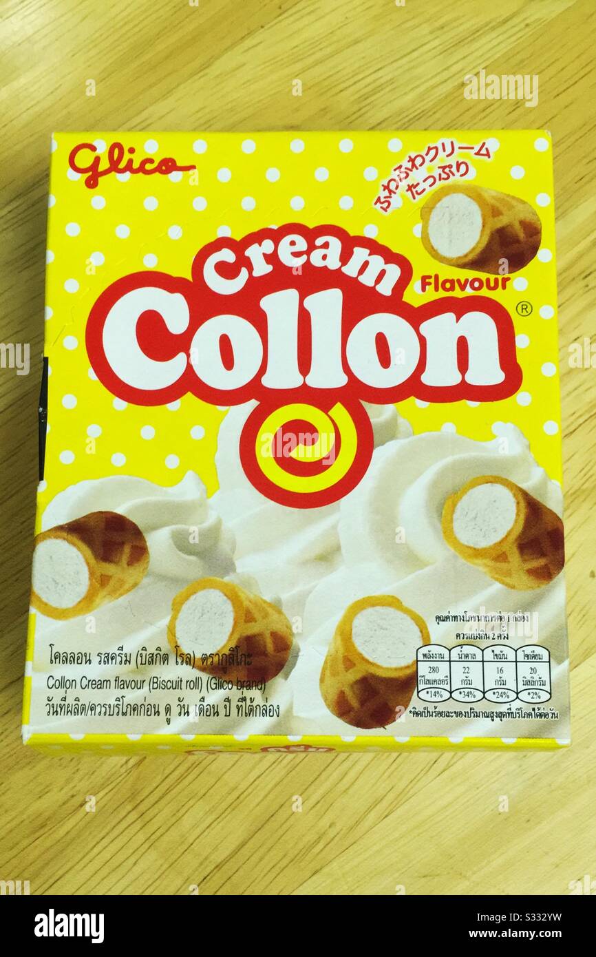 Biscotti Thai Cream Collin wafer. - Immagine stock catturata con smartphone