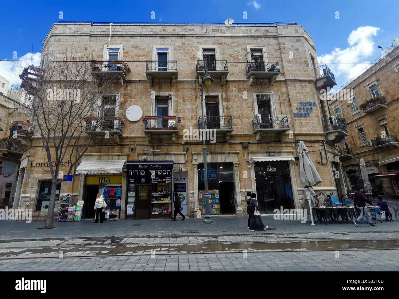 Un bel vecchio edificio in via Jaffa a Gerusalemme. Foto Stock
